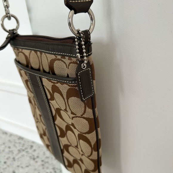 Classic COACH crossbody bag - Picture 7 of 7